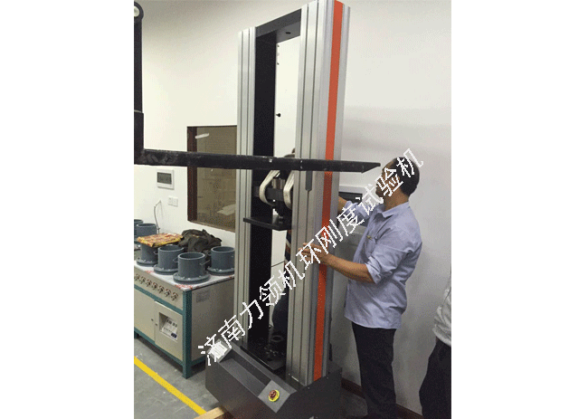Máquina de prueba de rigidez del anillo sitio de puesta en servicio del cliente de Guangdong