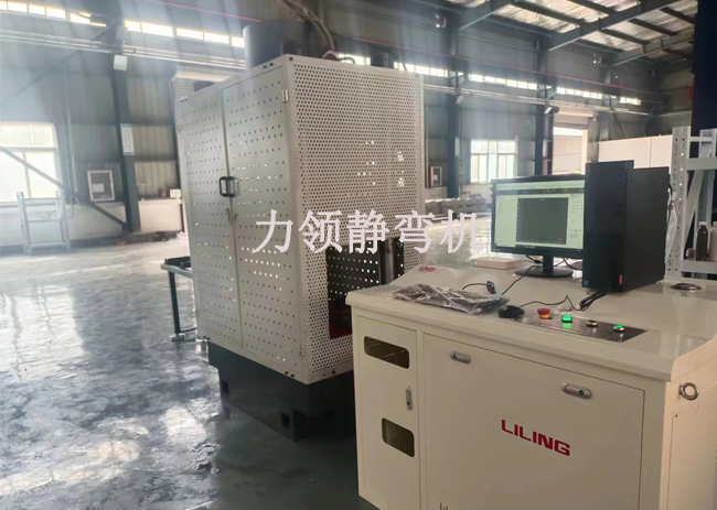La máquina de prueba de flexión estática de rieles controlada por microcomputadoras de 300 toneladas de Jinan Liling fue entregada con éxito a la unidad de investigación científica y Prueba.