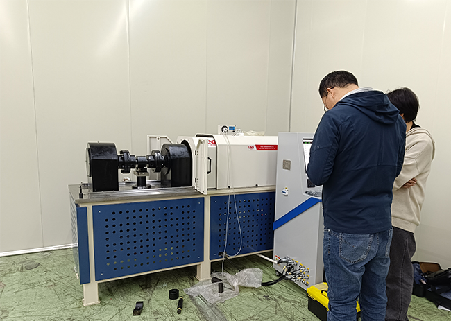 Nuestra empresa ha completado la puesta en marcha de la máquina de prueba de fricción y desgaste oscilante enviada a guangdong, que ha sido bien recibida por los clientes.