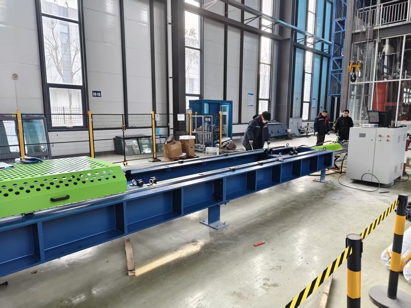 Entrega pesada | Jinan Lili lidera la máquina de prueba de tracción horizontal LAW-1500L para el Instituto de Investigación de Construcción con éxito, la investigación de infraestructura sólida para probar la fuerza dura
